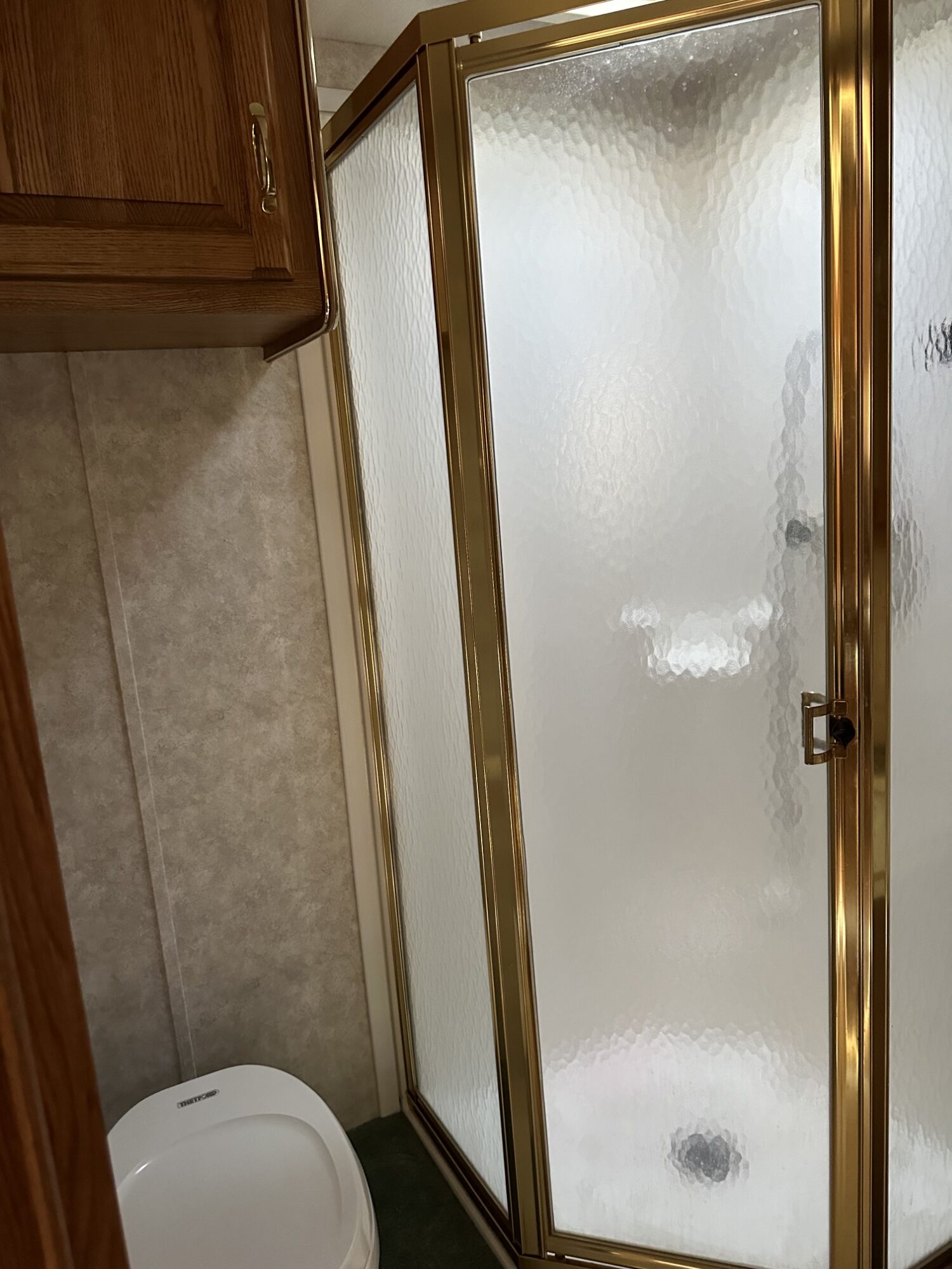 50 ft 1999 Classic Triple with Living Quarters