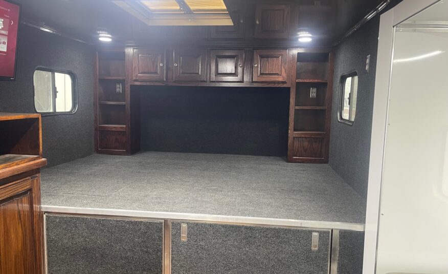 Performax 53' Gooseneck Lounge Trailer with Slideout