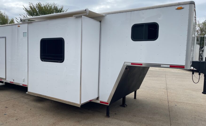 Performax 53' Gooseneck Lounge Trailer with Slideout