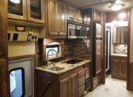 2018 Freightliner Cascadia NRC Toterhome