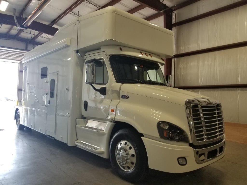 2018 Freightliner Cascadia NRC Toterhome